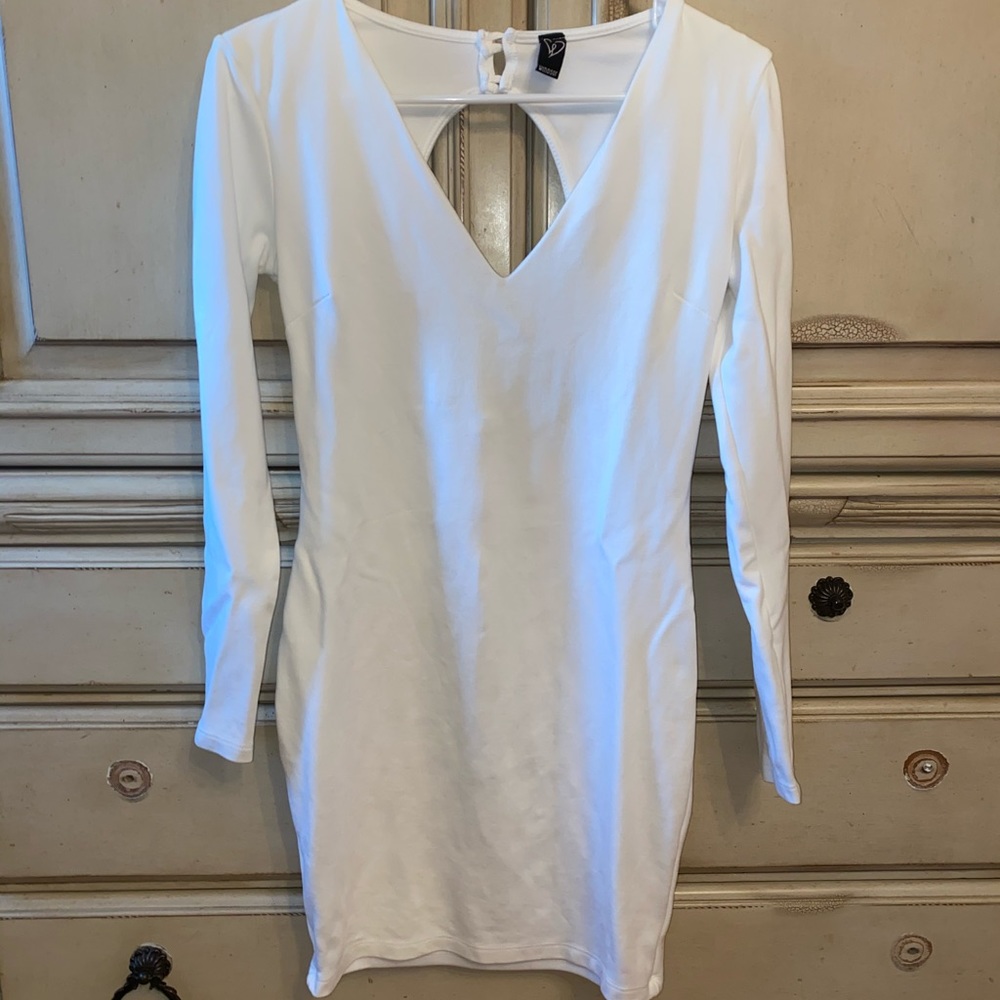 White long sleeve dress